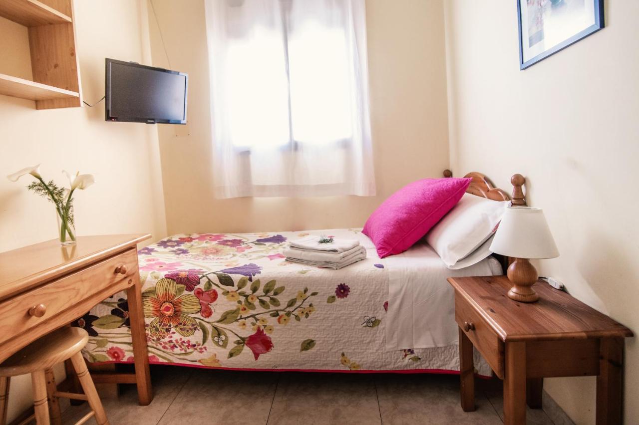 Apartamentos Maribel Каласейте Екстер'єр фото